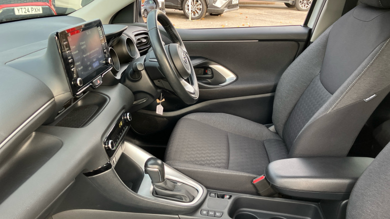 Toyota Yaris 1.5 Hybrid Design 5dr CVT Hybrid Hatchback